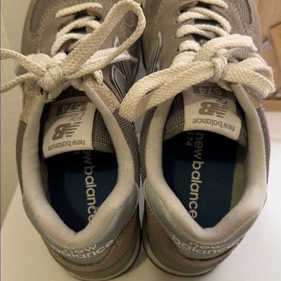 New Balance 574 Women's Gray Sneakers~ 6.5 - Picture 4 of 7